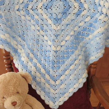 Shells and Cream Baby Blanket – Easy Center‑Out Crochet Pattern (DK Weight)