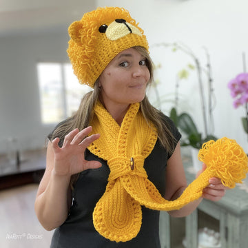 The Roaring Lion Hat and Scarf