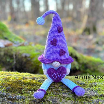 Gnome Valentin with legs