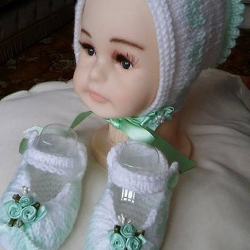 Queen of Hearts Shoes and Bonnet Prem Baby and 0-3mths