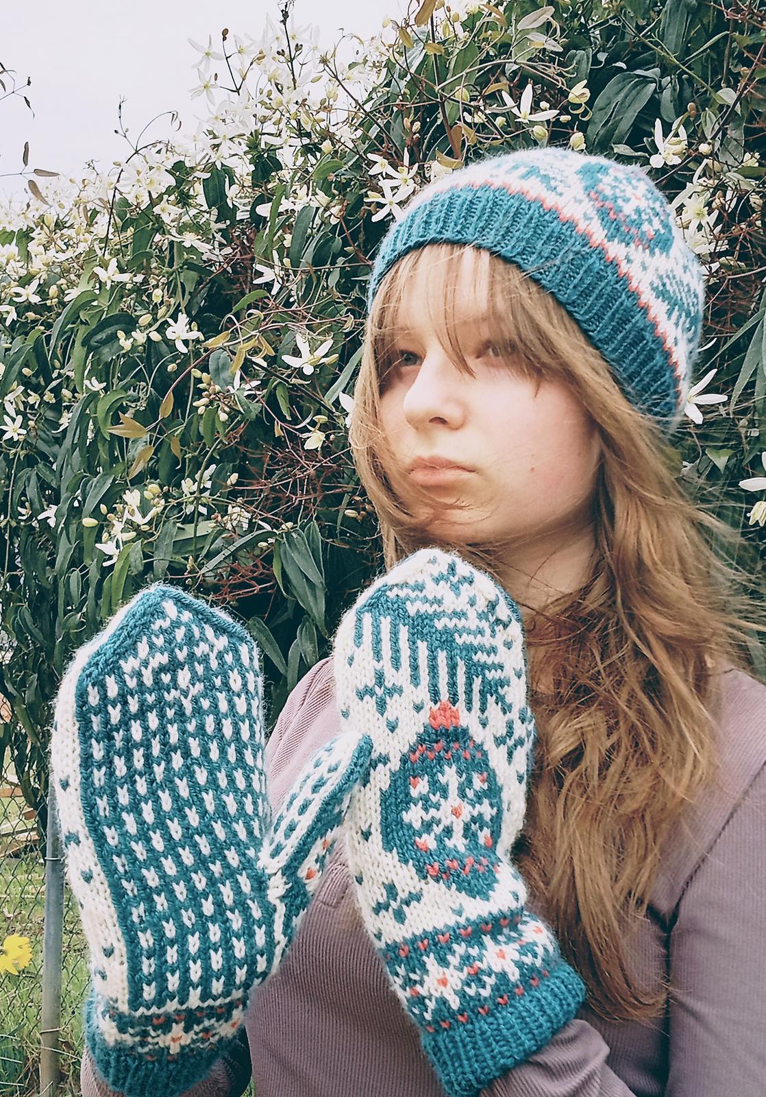 Merry Christmas Hat and Mittens