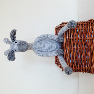 Crochet giraffe