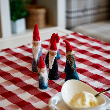5 Santas  knitting flat