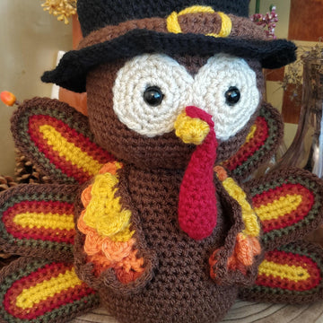Thanksgiving Turkey with Pilgrim Hat Crochet Amigurumi