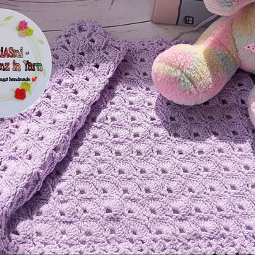 Cornered by Shells Cradle Blanket