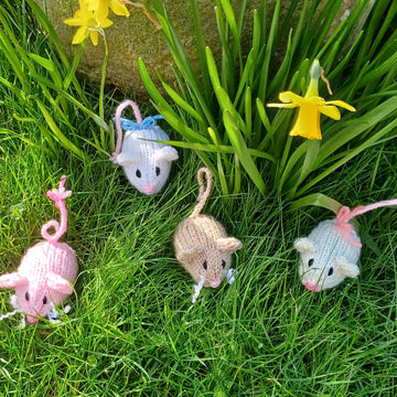 Little Mouse Family Creme Egg Cover Knitting Pattern DK Gift Charity knit EASY Easter Egg Hunt Milk Toy Cadburys Caramel Oreo Egg