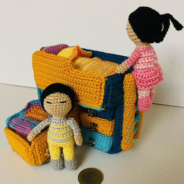 Amigurumi dollhouse double bed
