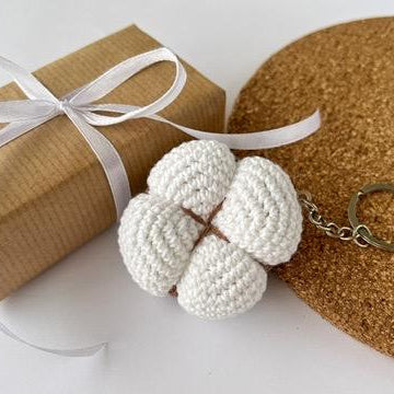 Cotton flower crochet keyring pattern Amigurumi flower Bag charm Crochet keychain car mirror hanging