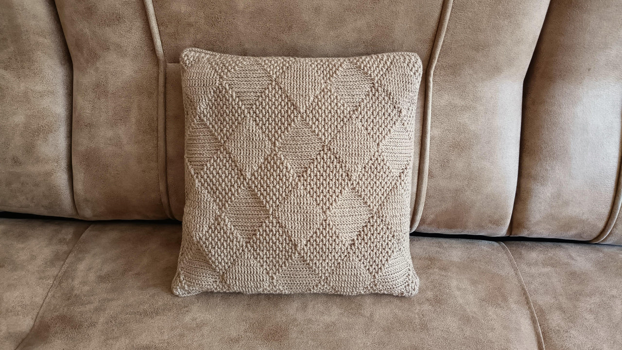 Crossways pillow