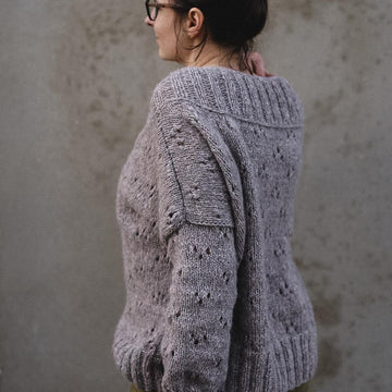 Air boxy V neck pullover