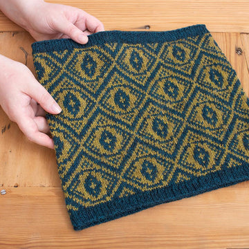 Cat's Eye Cowl