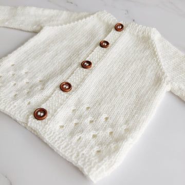 Baby cardigan DK knitting pattern - Angus baby raglan cardigan