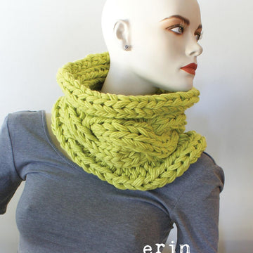 Chunky Knit Twisted Cable Cowl (cowl002)