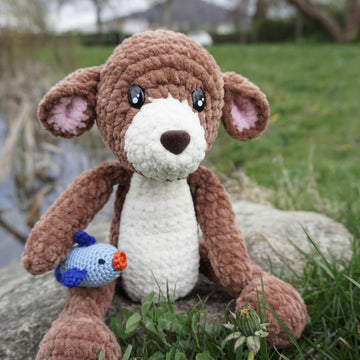Crochet Pattern Otter Otti and his Fish!
