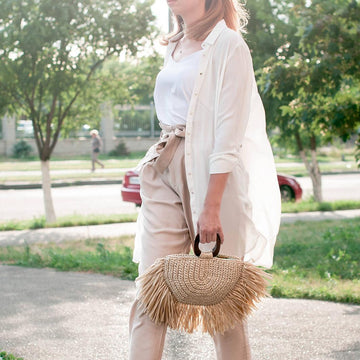 Bag with a fringe