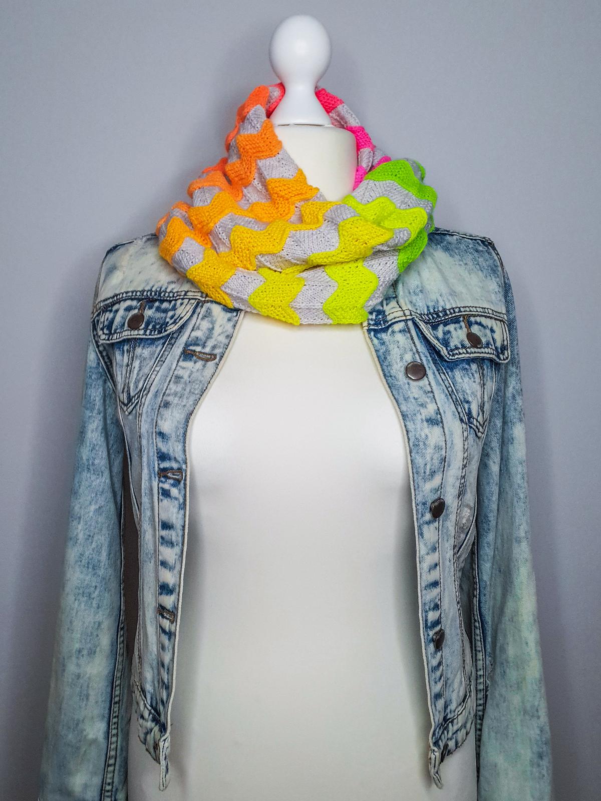 Wavy Path Cowl