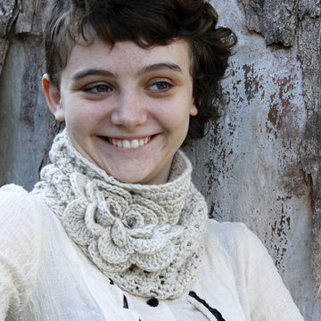 Crosslita Cowl