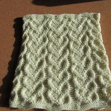 Vining Lace Cowl