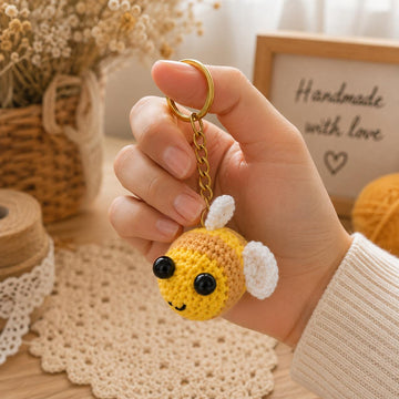 Crochet Bee Keychain – PDF Pattern + Video Tutorial