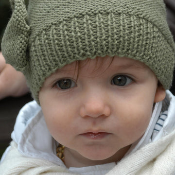 Girl hat with bow