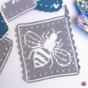 Bee Potholder