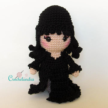 Elvira Mistress Of The Dark  - amigurumi pattern by Crochelandia