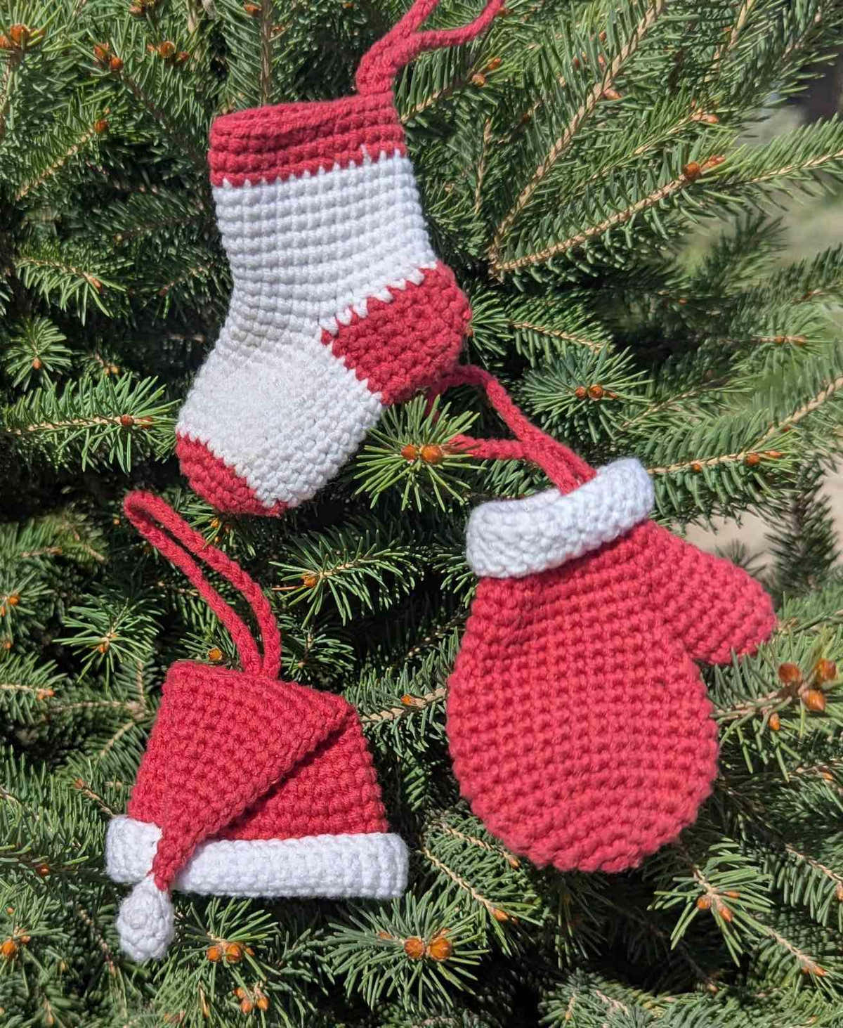 3 in 1  Christmas Santa Hat Mitten Stock
