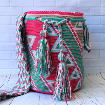 Mochila Triangle Contest