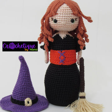 Cute Halloween Witch /Brujita con Escoba y Caldera