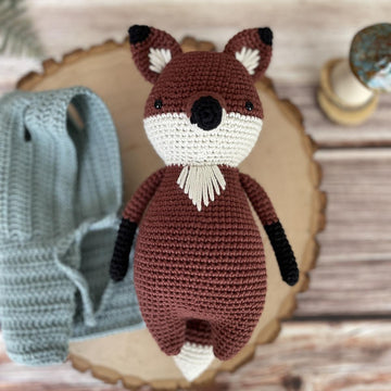 Vance the Fox Amigurumi