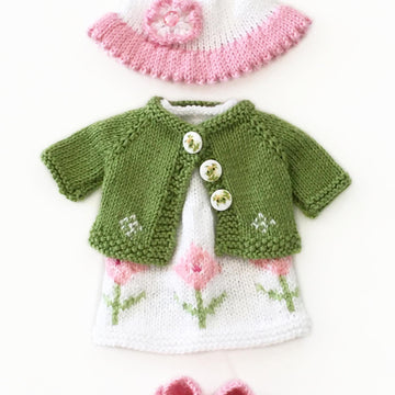 Maisy doll knitting pattern plus spare dolls clothes 19042