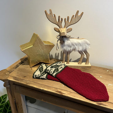 Holly Wreath Mittens