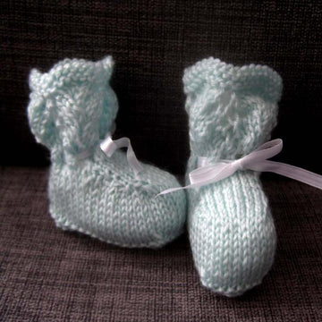 Marguerite Bonnet & Booties Set (4-ply)