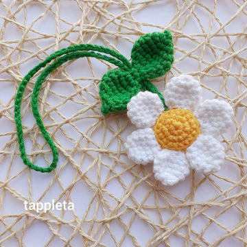 Daisy charm crochet