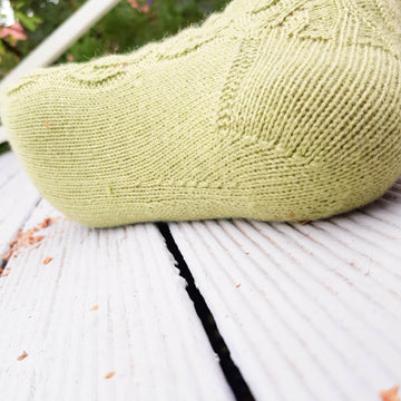 Leaf Twine Socks
