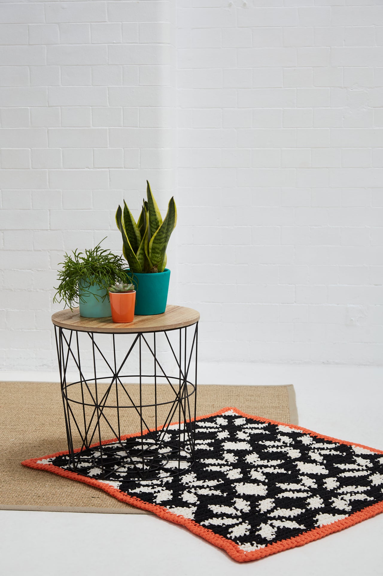 Monochrome Burst Mat - Free Rug Crochet Pattern in Paintbox Yarns Recycled Big Cotton
