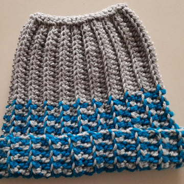 Ribbed stitch ponytail hat