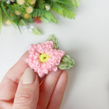 Flowers with leaves crochet pattern