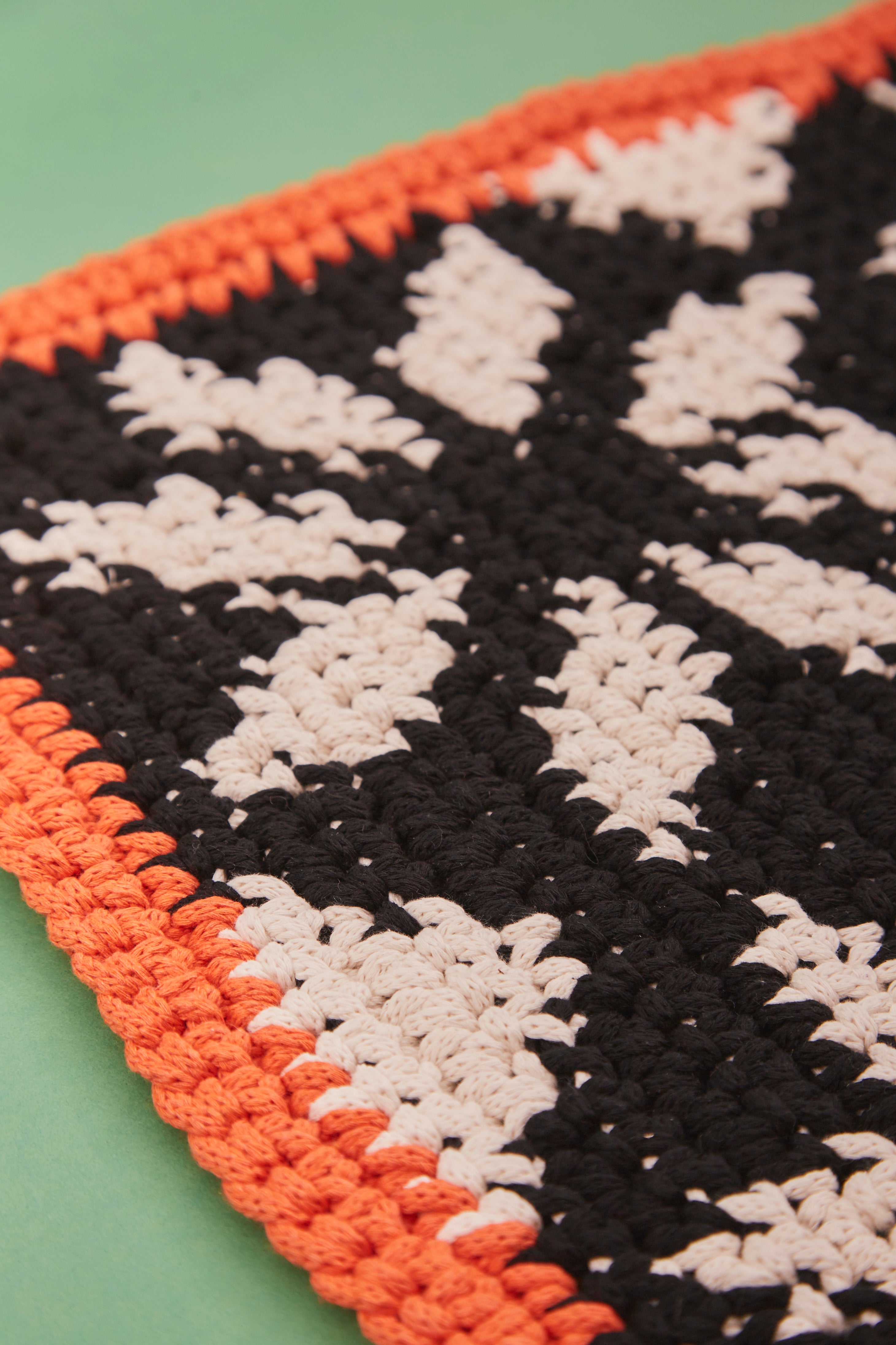 Monochrome Burst Mat - Free Rug Crochet Pattern in Paintbox Yarns Recycled Big Cotton