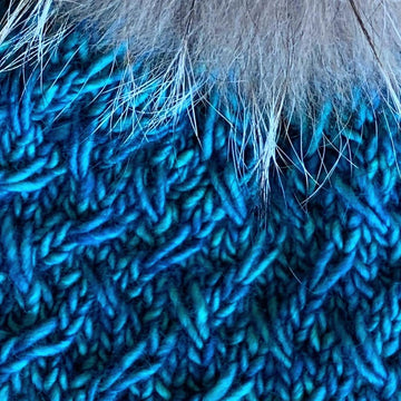 Dancing Flakes Beanie - Falling Snow Hat