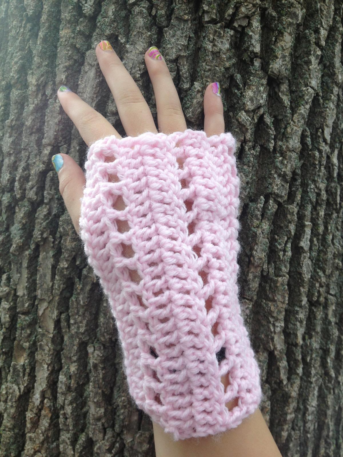 Easy Lacey Fingerless Gloves