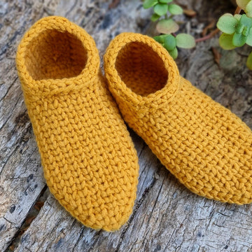Cozy house slippers for adults and kids crochet pattern S6