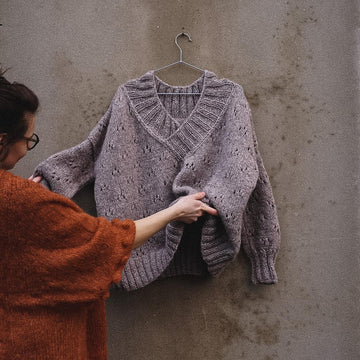 Air boxy V neck pullover
