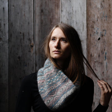Saligna Cowl