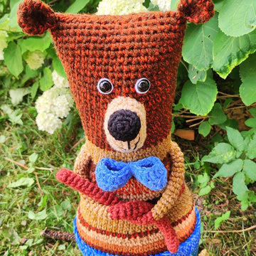 Scrap yarn Bear