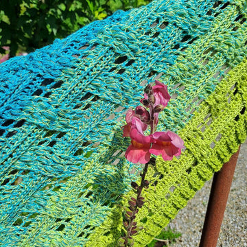 Flat Triangular Scarf "Merope"
