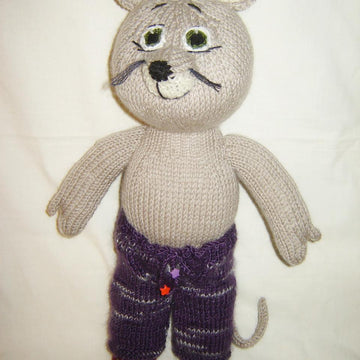 Knitting Pattern – Mouse Chef Toy  Soft Toy with Clothes and Cheese – Intermediate Level DIY Tutorial