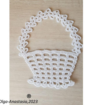 Crocheted white basket 2