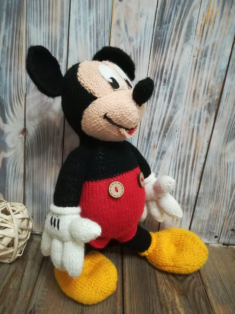 Knitted Mickey Mouse