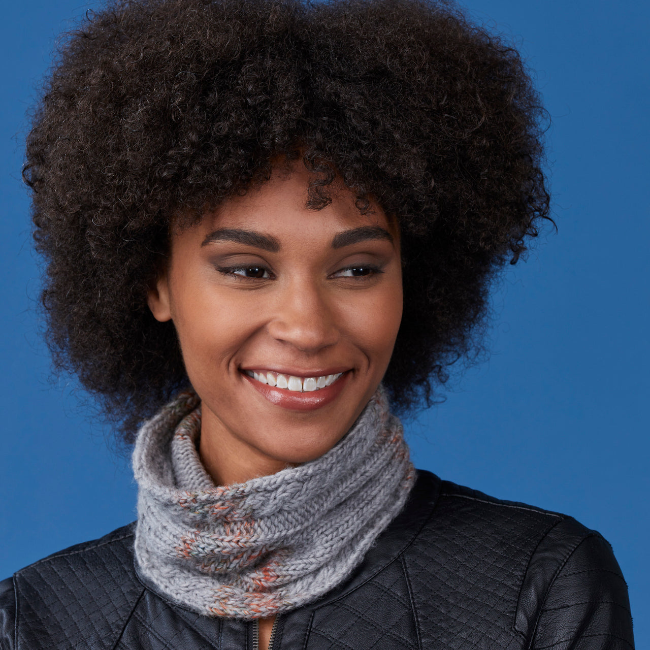 Meridian Cowl - Knitting Pattern For Women in Tahki Yarns Gunnison by Tahki Yarns
